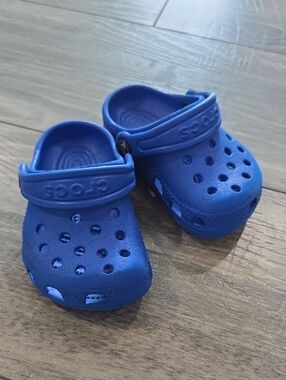 CROCS Kids Classic Clog in Royal Blue- Toddler 2